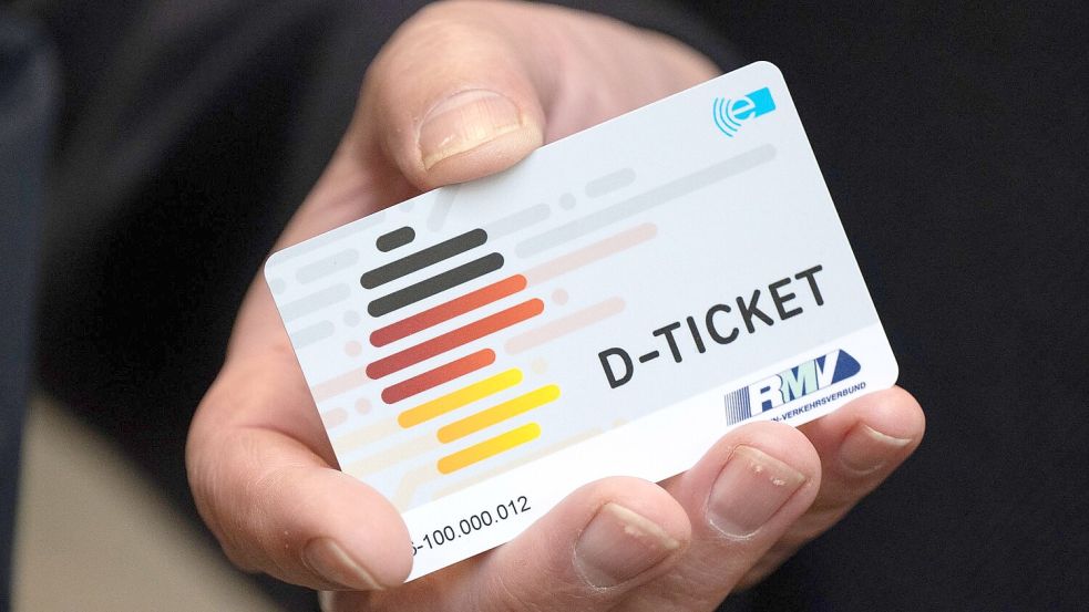 Droht mit dem Aus der Ampel-Regierung auch das Ende des Deutschlandtickets? (Archivbild) Foto: Boris Roessler/dpa