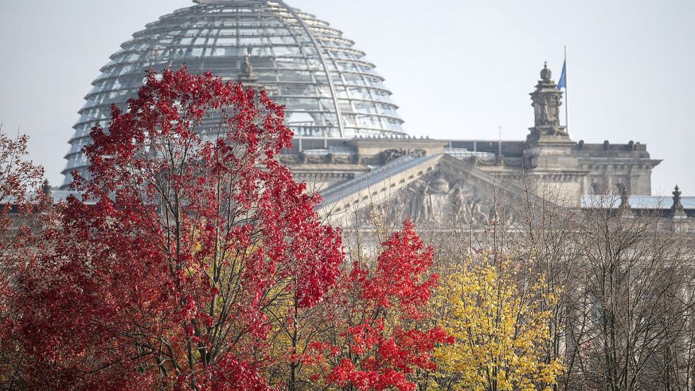 Was kann vor der Neuwahl im Bundestag noch für die Bürgerinnen und Bürgerinnen beschlossen werden? Foto: Hannes P. Albert/dpa