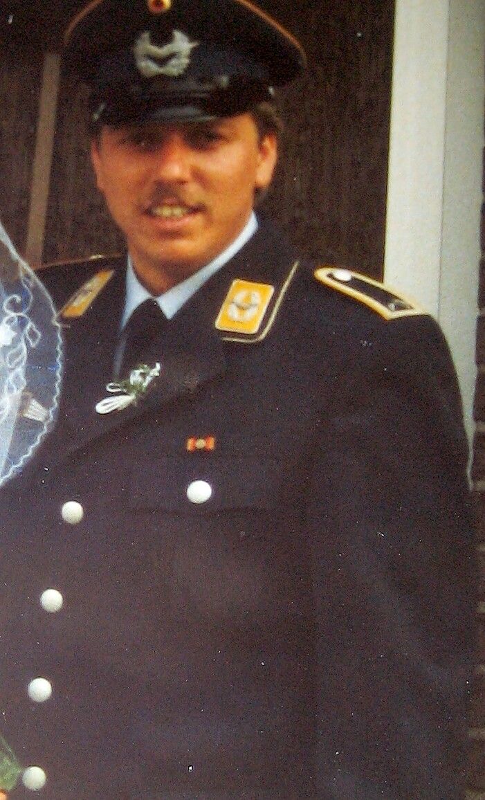 Ein Bild vergangener Tage: Frank Harries war bis 1994 zunächst beim Jagdgeschwader 71 "Richthofen" in Wittmund stationiert, ehe er in die Blücher-Kaserne nach Aurich wechselte. Am 30. Juni 2013 wurde die 4. Luftwaffen-Division aufgelöst. Foto: privat