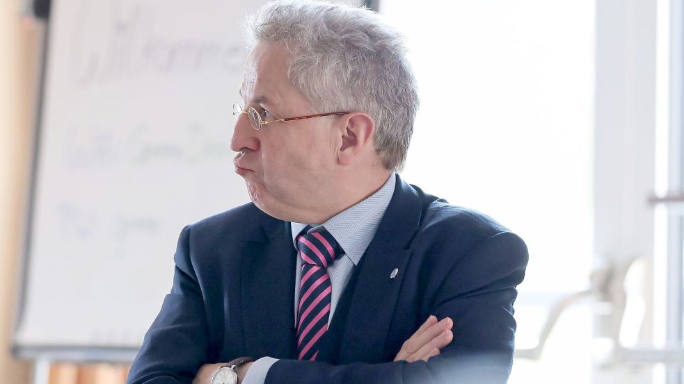 Hans-Georg Maaßen, Bundesvorsitzender der Werteunion und bis 2018 Präsident des Bundesamtes für Verfassungsschutz, ist selbst mittlerweile in den Fokus der Sicherheitsbehörde gerückt, die er früher leitete. (Archivbild) Foto: Daniel Löb/dpa