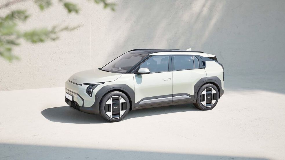 Kompakt und in modernstem Design präsentiert sich der Kia EV3 als Raumwunder mit Langsteckenqualitäten. Fotos: Kia