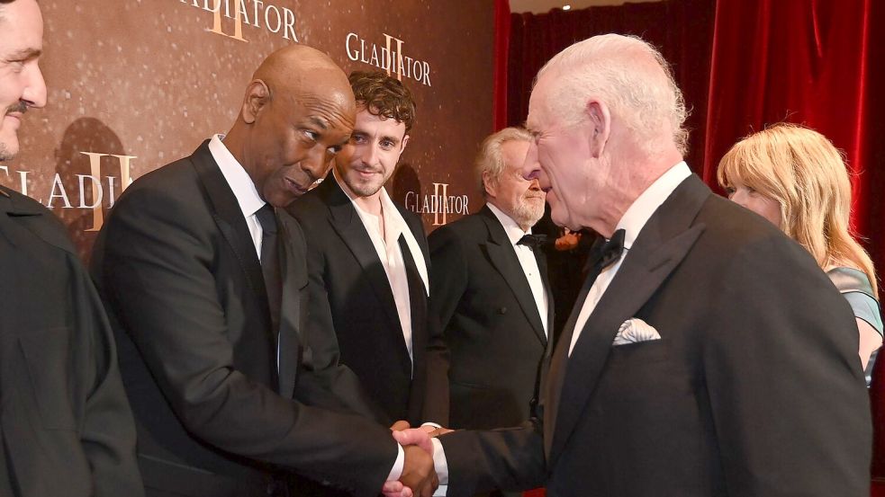 Am Vorabend seines Geburtstags hatte er sich auf dem Roten Teppich der Weltpremiere von „Gladiator II“ gezeigt und Stars wie Denzel Washington getroffen. Foto: Eddie Mulholland/The Telegraph/PA Wire/dpa