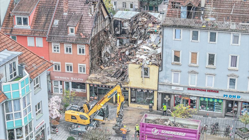 Nach einem Mietstreit soll ein Mann den Sohn seines Vermieters mit einer selbstgebauten Waffe erschossen haben. (Archivbild) Foto: Jason Tschepljakow/dpa