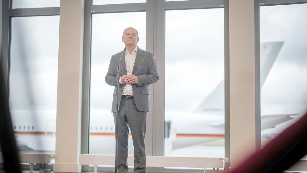 Bundeskanzler Olaf Scholz (SPD) äußert sich vor der Abreise zum G20-Gipfel nach Rio auch zur K-Frage in der SPD. Foto: Kay Nietfeld/dpa