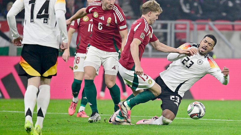 Die Nationalmannschaft hatte in Ungarn mit einer B-Elf große Mühe. Foto: Marton Monus/dpa