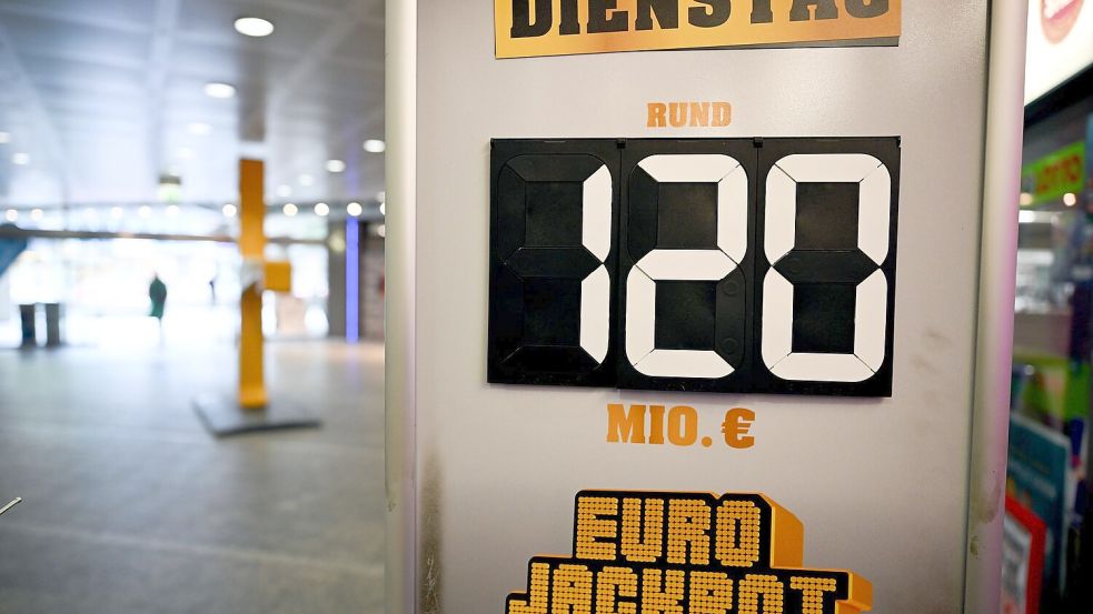 Nächste Chance am Dienstag: Der Höchstgewinn im Eurojackpot liegt bei 120 Millionen Euro. (Symbolbild) Foto: Federico Gambarini/dpa