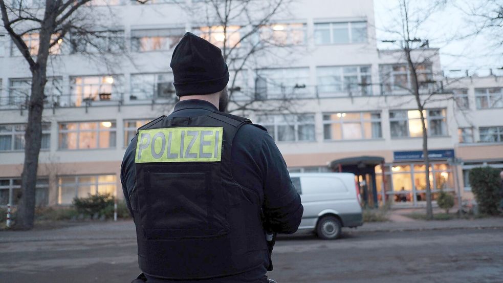 In einem Berliner Seniorenheim soll ein Mann seine Tochter mit einer Machete schwer verletzt haben. Foto: Jörg Carstensen/dpa