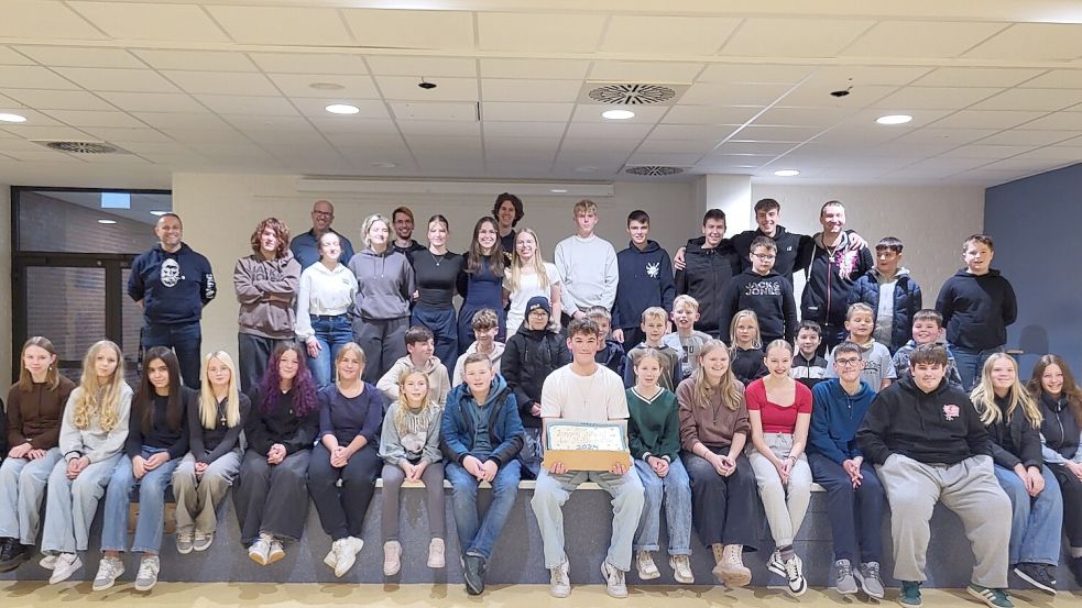 Die Teilnehmer der Langen Nacht der Mathematik an der IGS Marienhafe-Moorhusen. Foto: privat