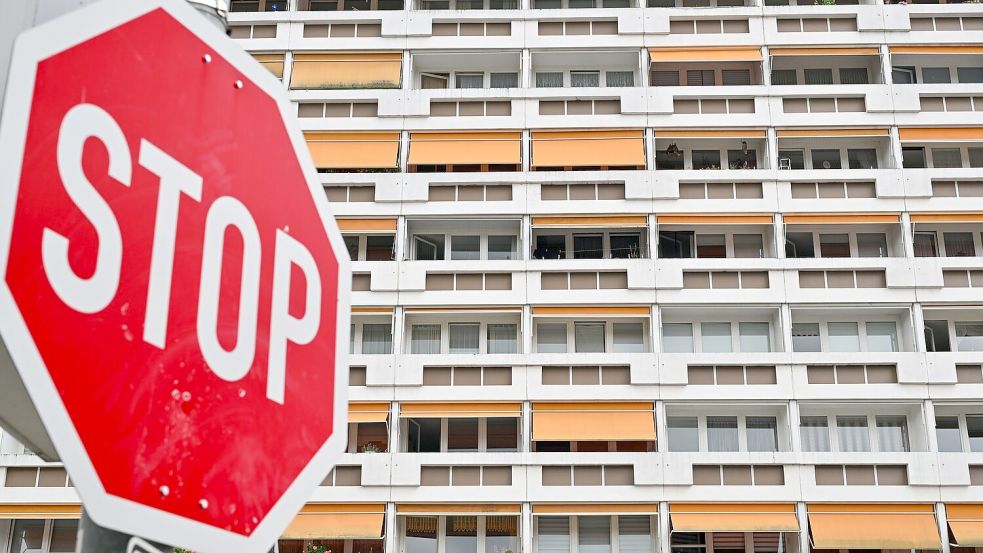 Sehr viele Menschen ächzen unter den Kosten fürs Wohnen (Archivbild). Foto: Patrick Pleul/dpa