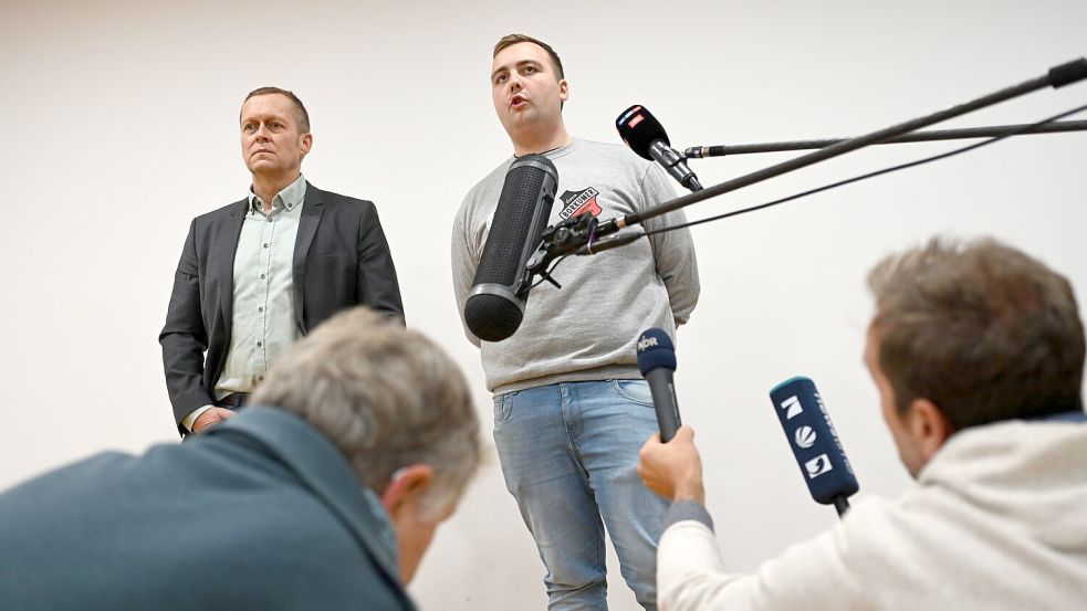 Das Schlagen von Frauen mit Kuhhörnern soll es beim diesjährigen Klaasohm-Fest auf Borkum nicht mehr geben, erklärten die Veranstalter. Foto: Lars Penning/dpa