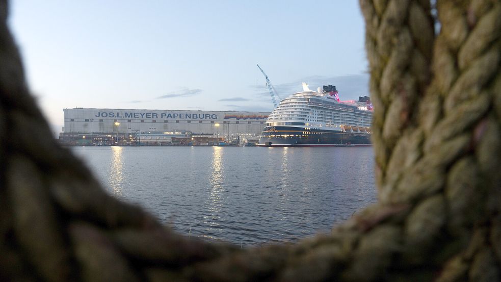 Die Meyer Werft ist gerettet: Die EU-Kommission hat keine Bedenken gegen den Staatseinstieg angemeldet. Foto: Izabella Mittwollen/dpa