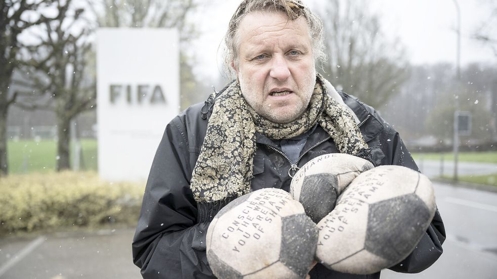 Schon vor zwei Jahren gab es eine aus Osnabrück mitinitiierte Protest-Aktion vor FIFA-Zentrale in Zürich. Foto: Ennio Leanza