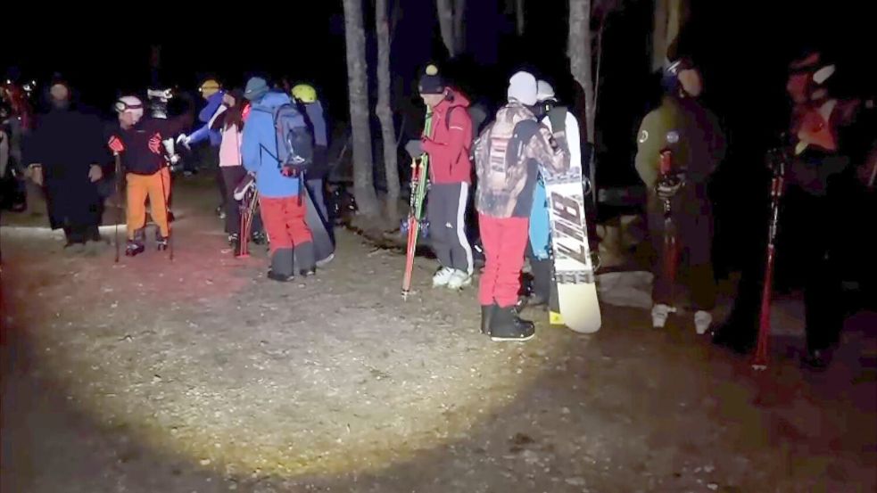 Viele Menschen hängen wetterbedingt auf Bergstationen der italienischen Alpen fest. Foto: -/Italienische Bergrettung/dpa