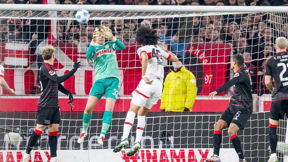 Stuttgarts Torwart Alexander Nübel sieht beim 0:1 nicht gut aus. Foto: Tom Weller/dpa