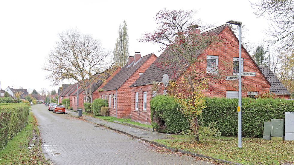 Die Häuser am Schlehdornweg in Aurich stehen seit Jahren leer. Foto: Heino Hermanns