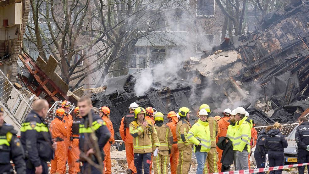 Nach der Explosion eines Mehrfamilienhauses in Den Haag sind inzwischen fünf Todesopfer geborgen worden. Foto: Phil Nijhuis/AP/dpa