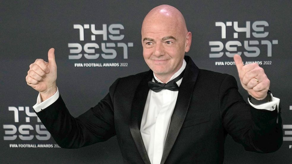 Die Vergabe der Weltmeisterschaften läuft so, wie es sich FIFA-Präsident Gianni Infantino vorstellt. Foto: Michel Euler/AP/dpa