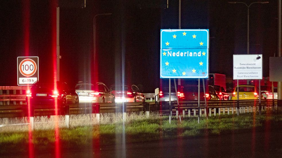 Ein weiteres Land im Schengen-Raum verschärft seine Grenzkontrollen: Die Niederlande versuchen den Zustrom illegaler Migranten zu stoppen. Foto: dpa/Christoph Reichwein