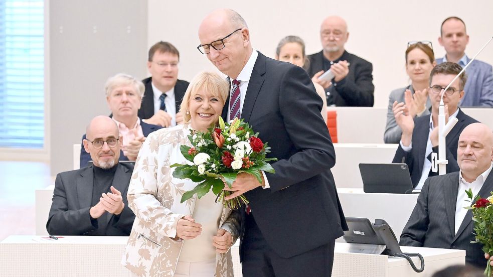 Erst im zweiten Wahldurchgang bekam Ministerpräsident Dietmar Woidke die erforderliche Mehrheit. Foto: Sebastian Christoph Gollnow/dpa