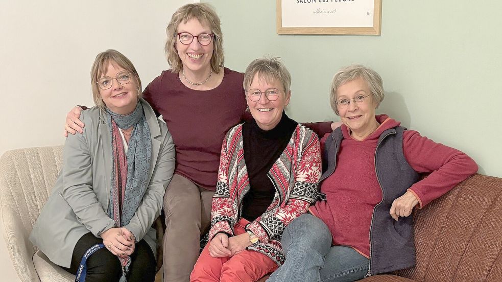 Sylvia Hieronimus (von links) ist die hauptamtliche Ansprechpartnerin des Vereins Kielraum. Dr. Elke Warmuth, Isburga Dietrich und Delia Evers sind die Initiatorinnen des Projekts. Foto: Karin Böhmer