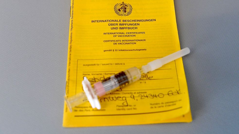 Zum Schutz vor Polio werden allen Kindern in Deutschland drei Impfdosen empfohlen (Symbolbild). Foto: Carsten Rehder/dpa