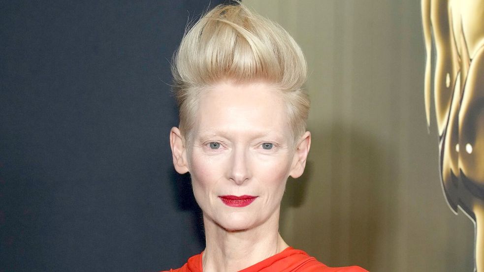 Tilda Swinton wird mit dem Ehrenpreis der Berlinale ausgezeichnet. (Archivbild) Foto: Jordan Strauss/Invision via AP/dpa