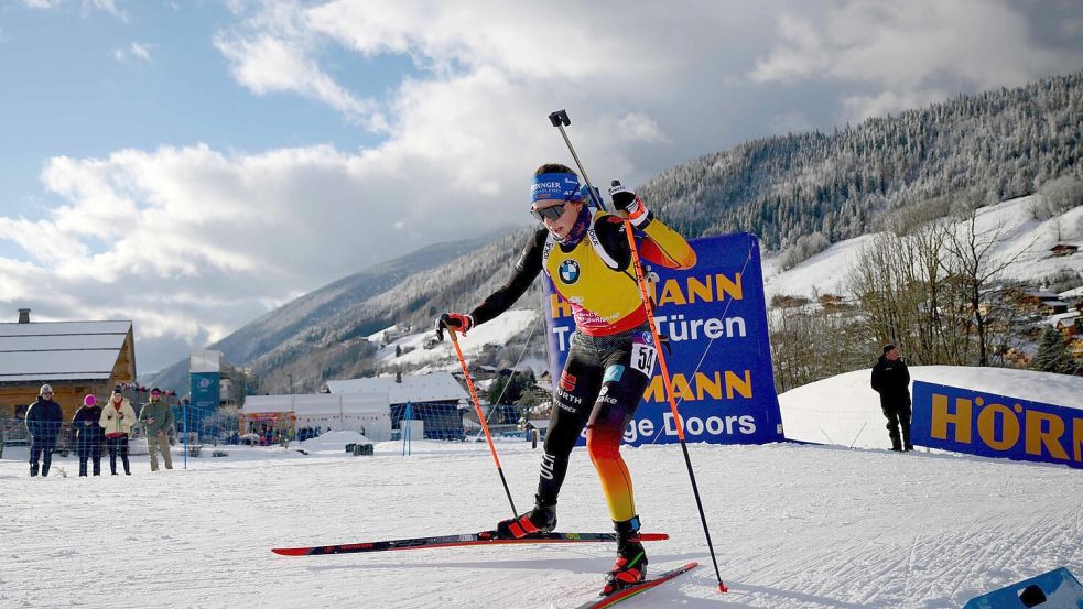 Franziska Preuß holt als Sprint-Zweite ihr nächstes Top-Ergebnis. Foto: Olivier Chassignole/AFP/dpa