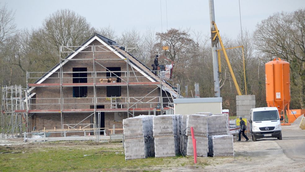 In Baugebieten wird auch in Zeiten der Baukrise gebaut. Foto: Aiko Recke