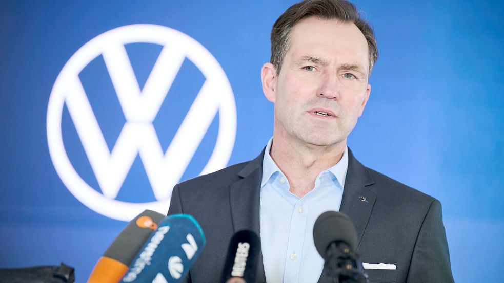 Thomas Schäfer, Markenvorstand von Volkswagen, dürfte nach der Einigung im Tarifstreit mit der IG Metall ebenfalls weniger verdienen. Foto: dpa/Annette Riedl