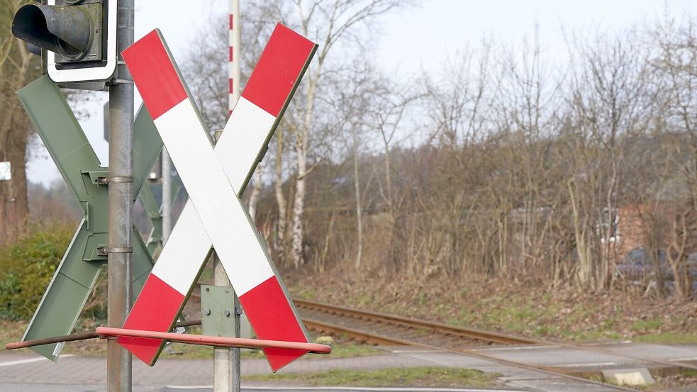 In diesem Jahr gab es laut erster Auswertung bislang weniger Unfälle an Bahnübergängen als 2023. (Archivbild) Foto: Marcus Brandt/dpa