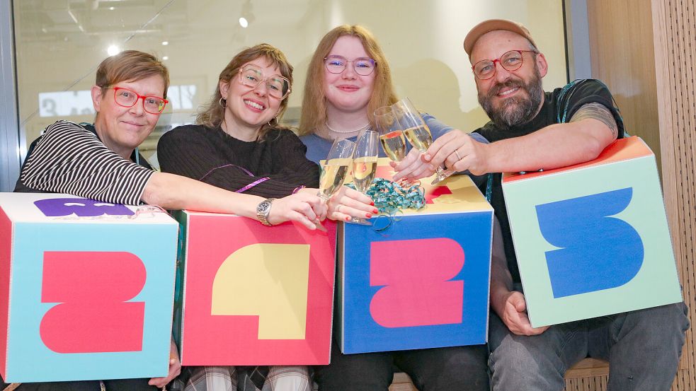 Fototermin mit dem Kunstschulen-Team. Foto: Romuald Banik