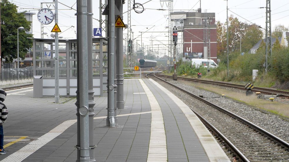 Im Leeraner Bahnhof kommen zurzeit keine Züge aus Oldenburg an. Foto: Archiv