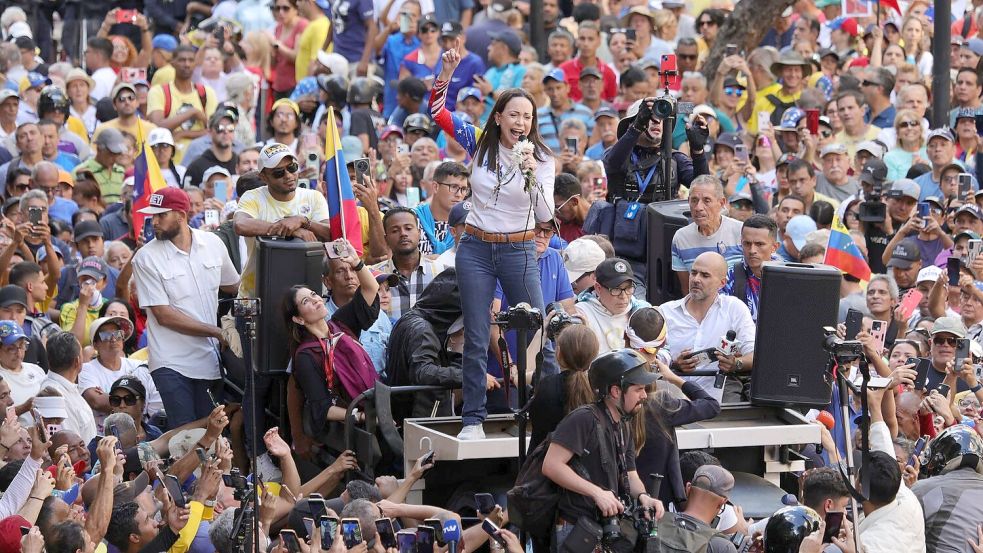 Venezuelas Oppositionsführerin María Corina Machado ist bei ihrem ersten öffentlichen Auftritt seit Monaten nach Angaben der Opposition gewaltsam entführt und später wieder freigekommen. Foto: Jesus Vargas/dpa