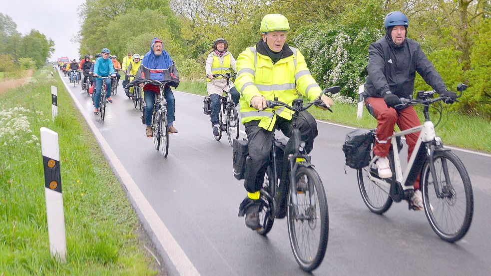 Zuletzt gab es im Mai 2024 eine Fahrrad-Demo für den Bau des Radwegs an der L 1 bis zur Autobahn. Foto: Gerd-Arnold Ubben