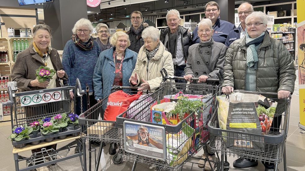 Gemeinsam statt einsam: Der Mobile Einkaufswagen der Malteser bringt Menschen zusammen und das mit viel Engagement und Freude. Foto: Mieke Matthes