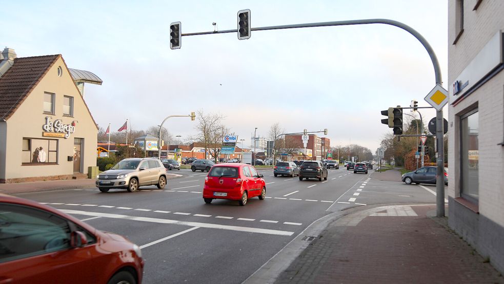 Die Ampel an der Leerer Landstraße ist nach einem Unfall außer Betrieb. Foto: Romuald Banik