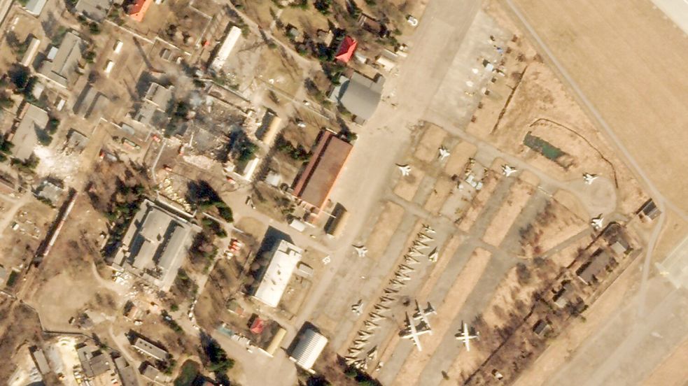 Wird der zivile Flugbetrieb am Airport Lwiw im äußersten Westen der Ukraine wieder aufgenommen? (Archivbild) Foto: Planet Labs Pbc/Planet Labs PBC/AP/dpa