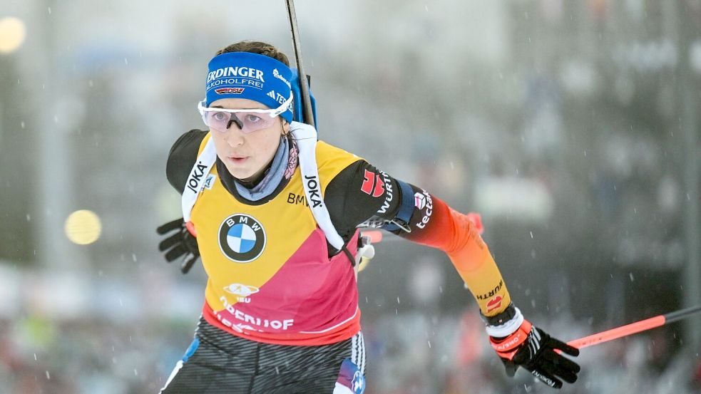 Auch in Ruhpolding tritt Franziska Preuß im Gelben Trikot an. Foto: Martin Schutt/dpa