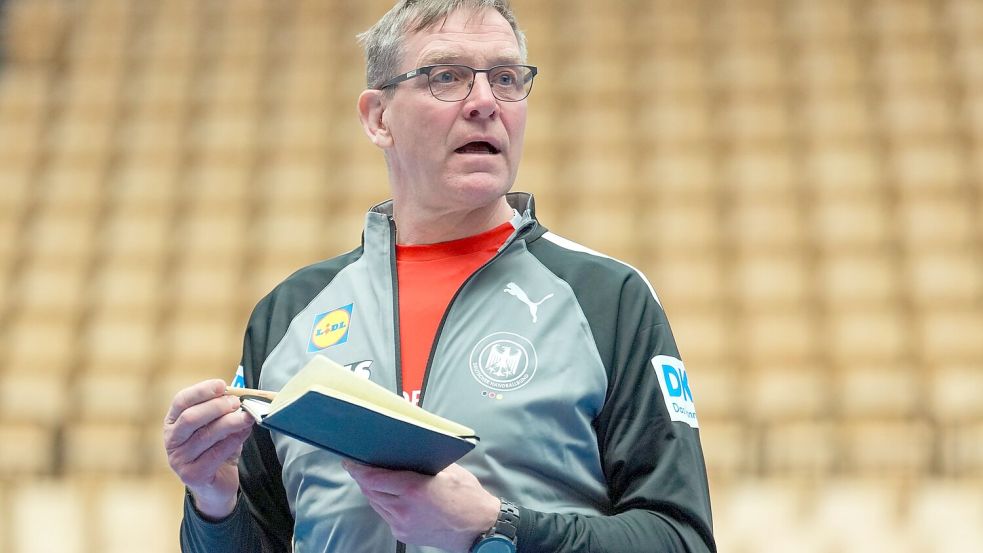 Will mit der DHB-Auswahl an den olympischen Silber-Coup anknüpfen: Bundestrainer Alfred Gislason. Foto: Soeren Stache/dpa