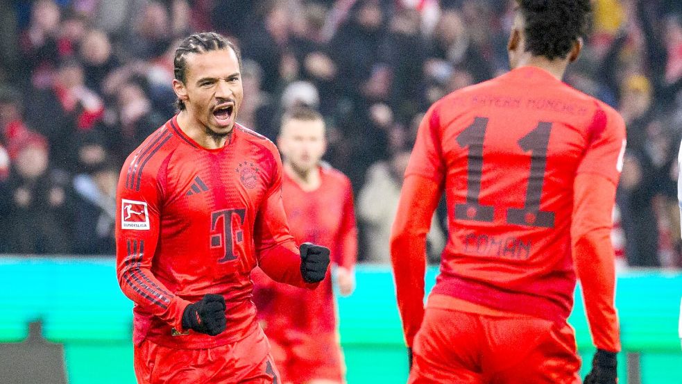 Torschütze zum 1:0 - Leroy Sané (l). Foto: Tom Weller/dpa