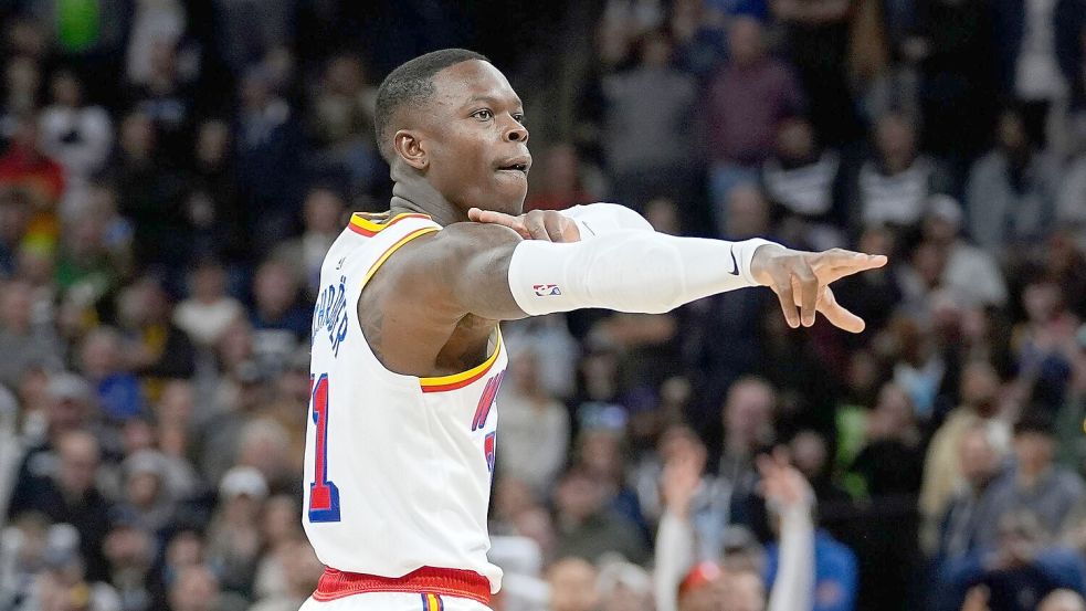 Dennis Schröder erzielte beim knappen Sieg der Golden State Warriors bei den Minnesota Timberwolves zwölf Punkte. Foto: Abbie Parr/AP/dpa