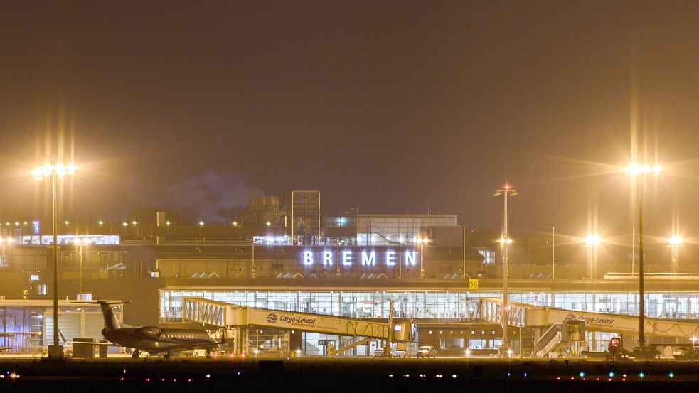 Am Flughafen in Bremen haben Bundespolizisten am Wochenende wahrscheinlich eine Kindesentführung verhindert. Foto: Mohssen Assanimoghaddam / dpa