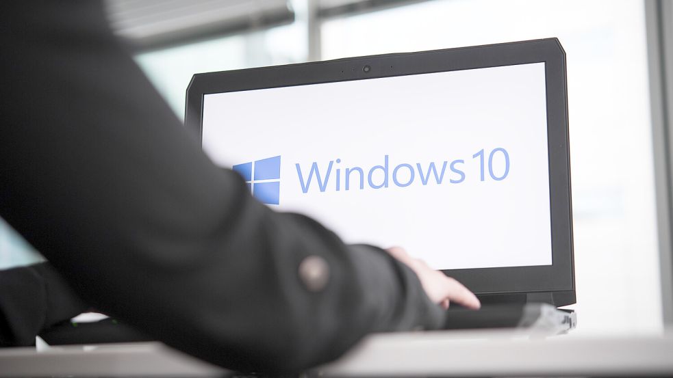 Windows 10 ist bei PC-Nutzern deutlich beliebter als der Nachfolger Windows 11. Trotzdem beendet Microsoft am 14. Oktober 2025 den Support für das Betriebssystem. Foto: dpa/Robert Günther