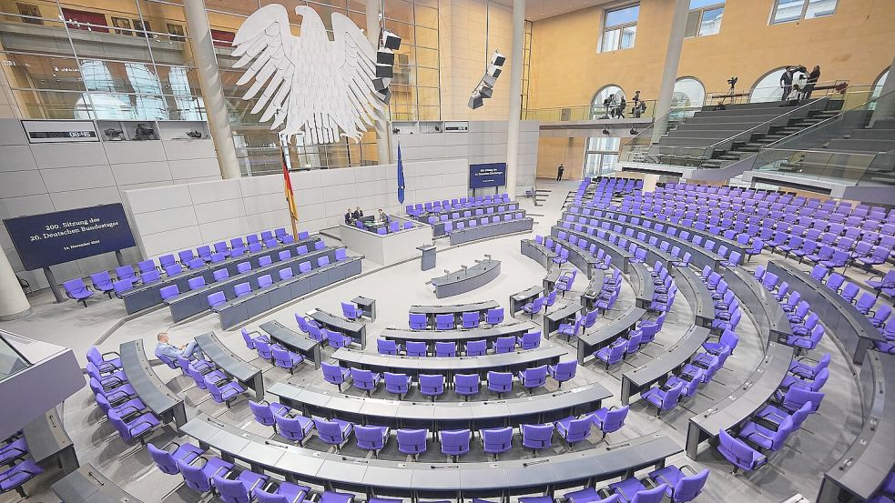 Das ist das Ziel der Bewerber: Der Deutsche Bundestag in Berlin. Foto: DPA