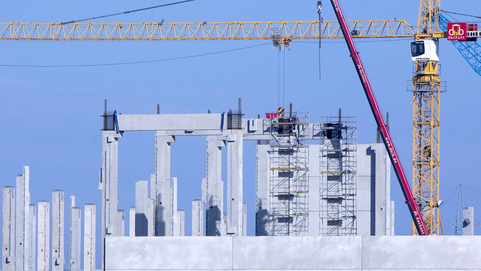 Bau einer Produktionshalle: Wie lassen sich Investitionen von Unternehmen ankurbeln? Foto: dpa/Jens Büttner