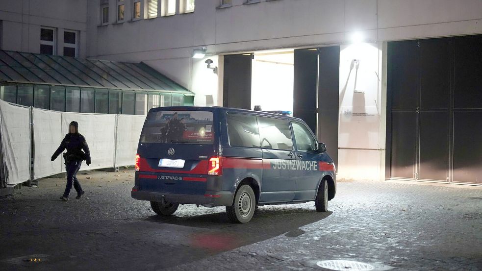 Benko wurde von Innsbruck in diese Justizvollszugsanstalt in Wien überstellt. Foto: Georg Hochmuth/APA/dpa