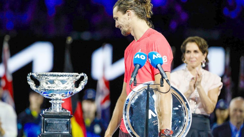 Alexander Zverev darf erneut keine Grand-Slam-Trophäe hochheben Foto: Frank Molter/dpa