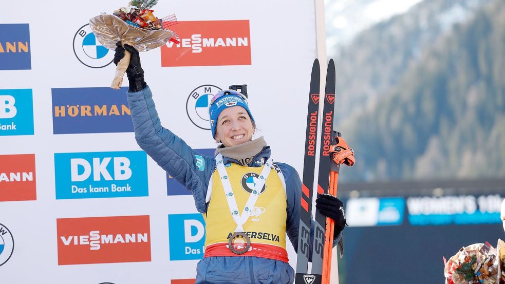 Zufrieden mit ihren Auftritten in Antholz: Franziska Preuß Foto: Alessandro Trovati/AP/dpa