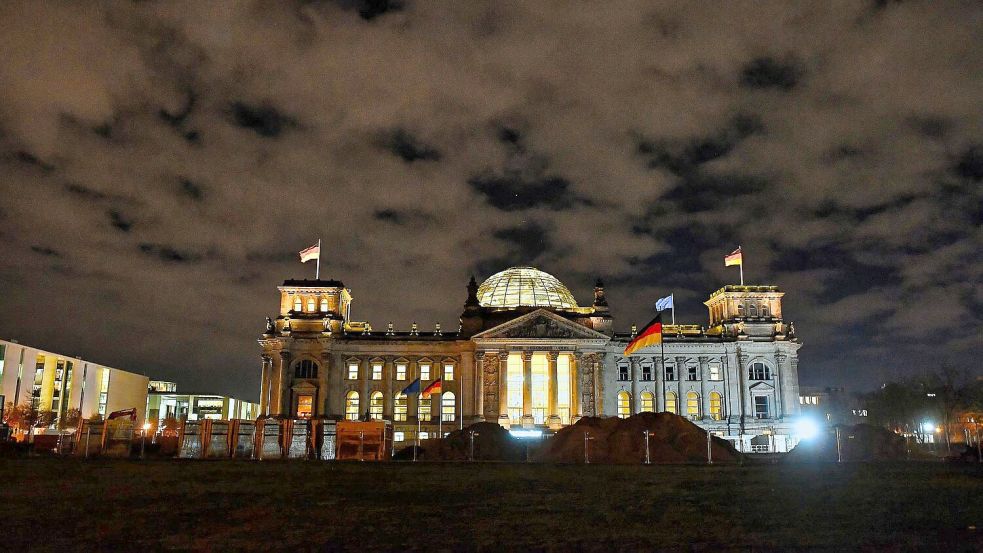 Im Bundestag stehen heute zwei Anträge der CDU/CSU-Fraktion zur Wende in der Migrationspolitik zur Abstimmung. Foto: Paul Zinken/dpa