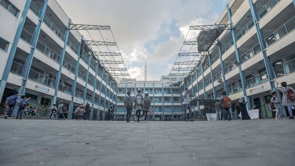 UNRWA betreibt hunderte Schulen, von denen viele im Gazakrieg als Notunterkünfte genutzt und teilweise zerstört wurden. (Archivbild) Foto: Mohammed Talatene/dpa